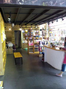 南充及周邊地區(qū)專業(yè)鞋店展柜生產(chǎn)與制作——以高坪區(qū)聯(lián)創(chuàng)展示制品廠為例